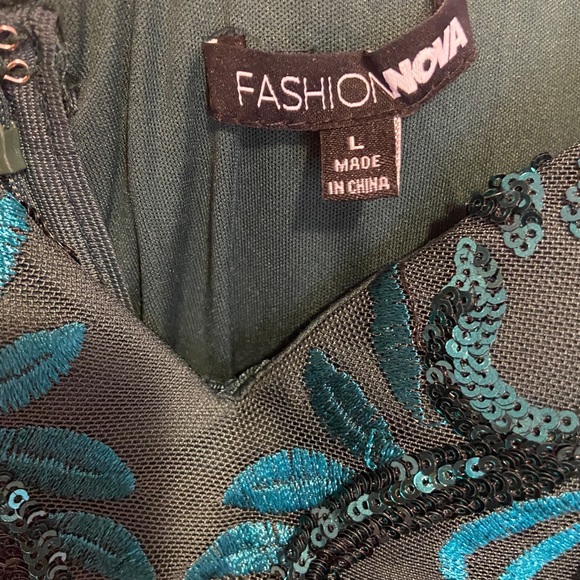 Fashion Nova Green Evening Gown - Picture 4 of 4